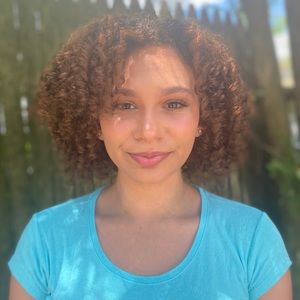 Meet your Posher, Ajsia